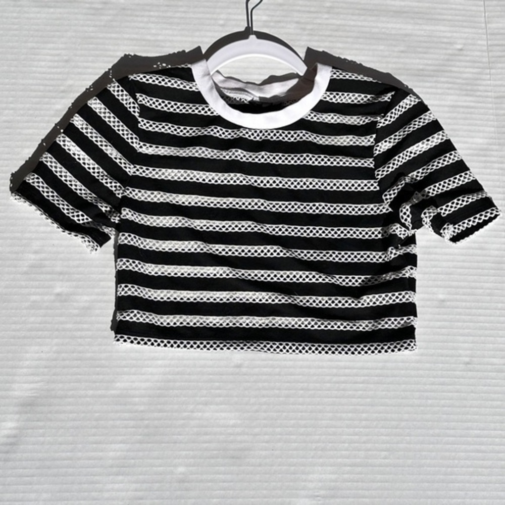 Topshop striped crop top CXS size 4 runs large fits like 6/7 good used condition